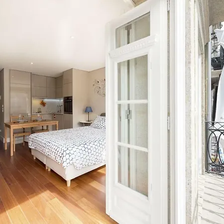 Bmyguest - Cardosas Cosy Apartment